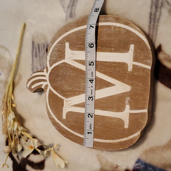 Pumpkin M monogram - Picture 3 of 5